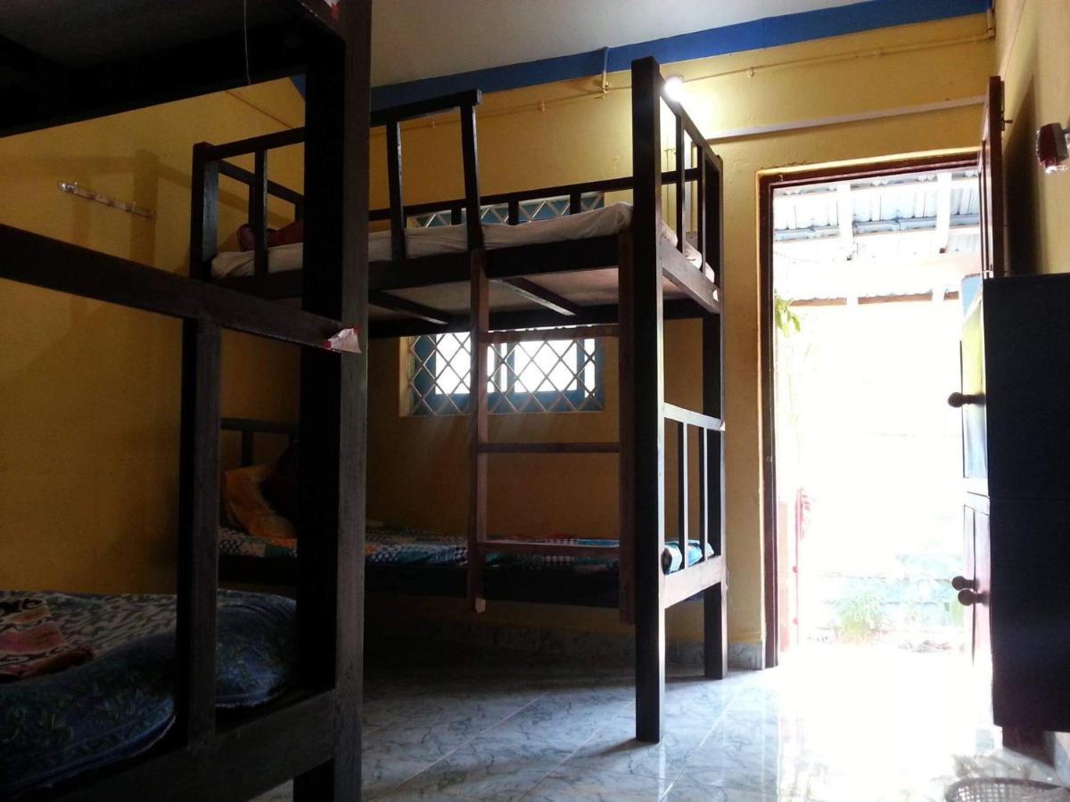 Hippie Hostel 안주나 외부 사진
