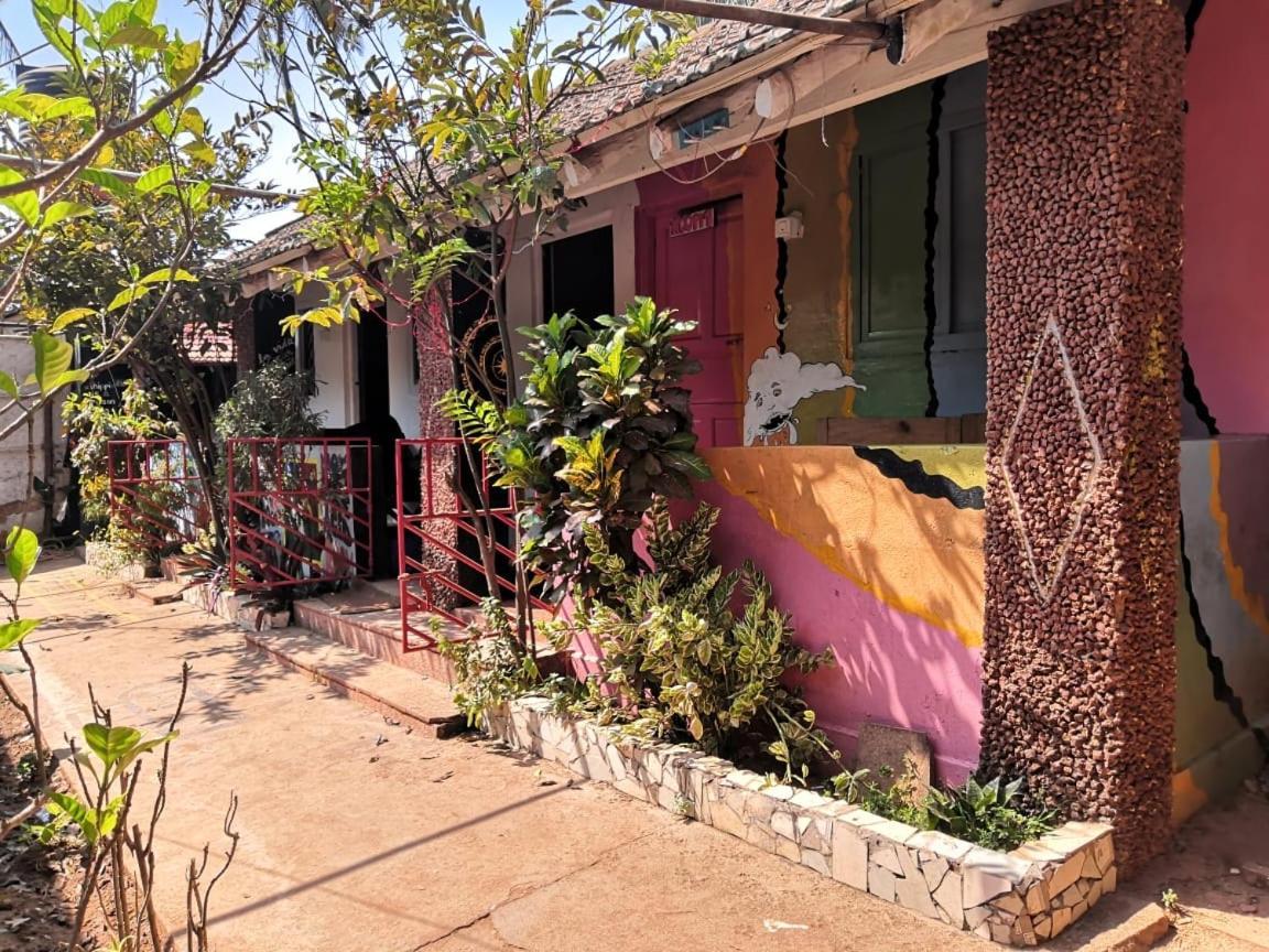Hippie Hostel 안주나 외부 사진