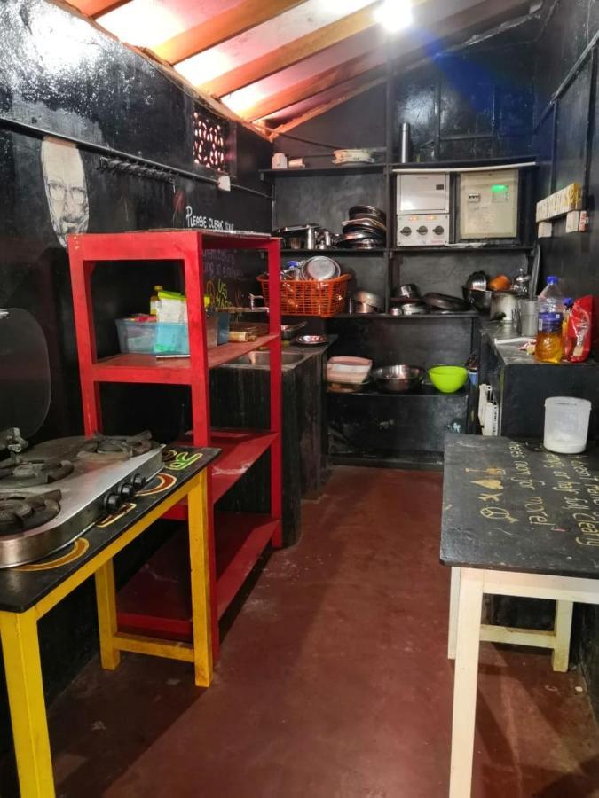 Hippie Hostel 안주나 외부 사진