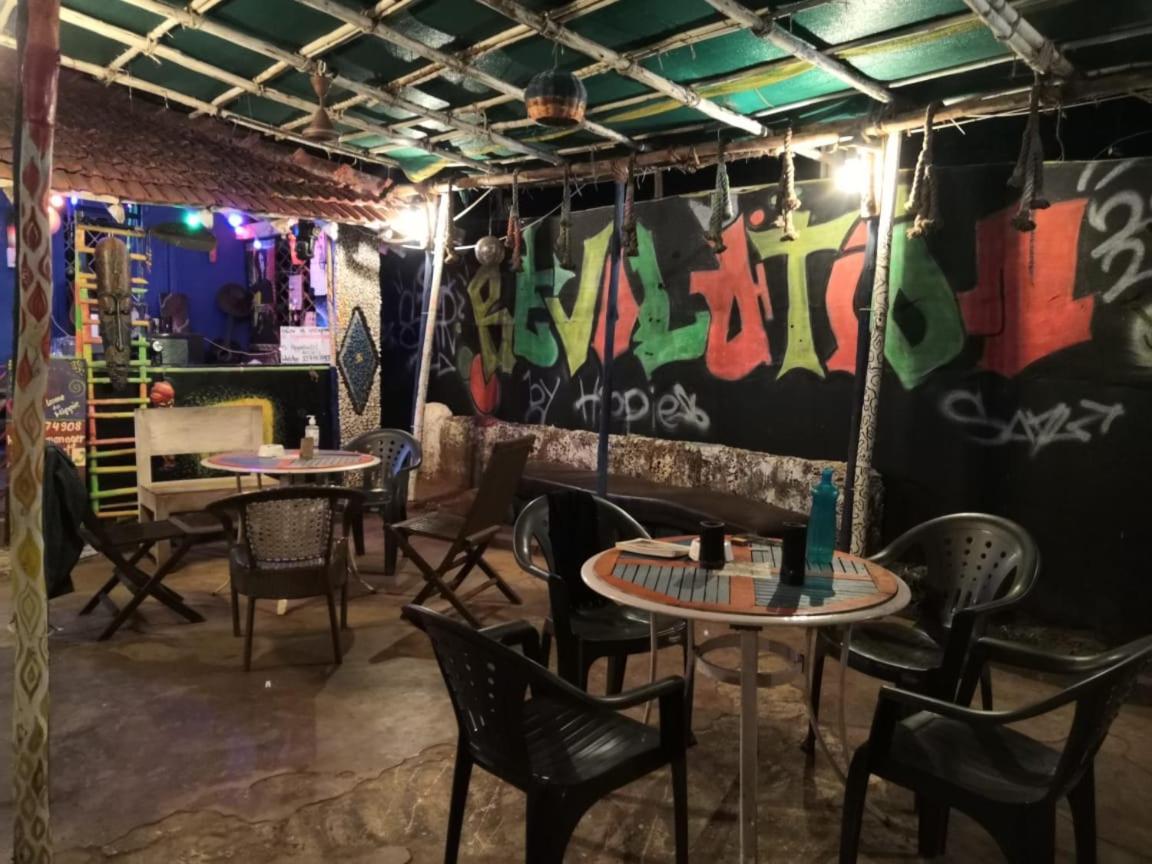 Hippie Hostel 안주나 외부 사진