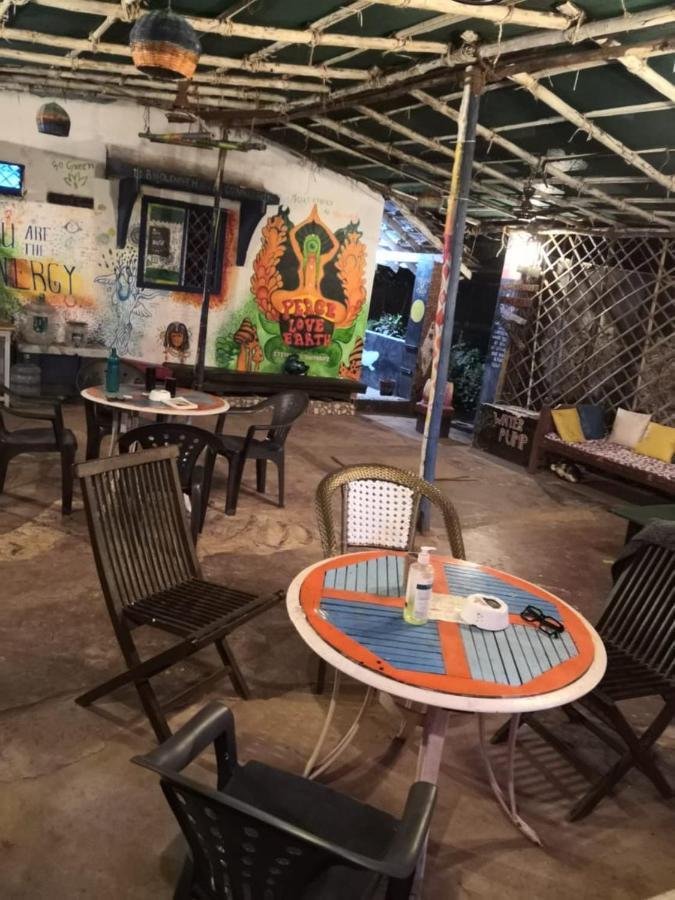 Hippie Hostel 안주나 외부 사진